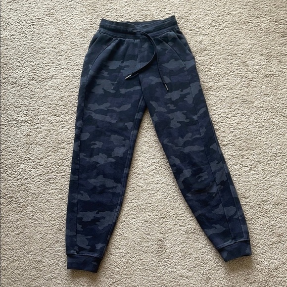 Lululemon Scuba High Rise Jogger Sweatpants W’s 2 Gray Camo Pants Loungewear - Picture 1 of 12
